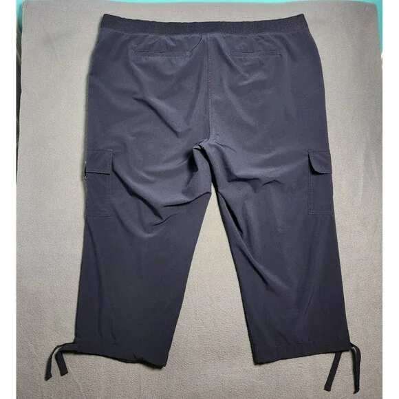 Chico's Zenergy Women 3 US 16 Navy High Rise Cargo Capri Pants - Picture 2 of 9